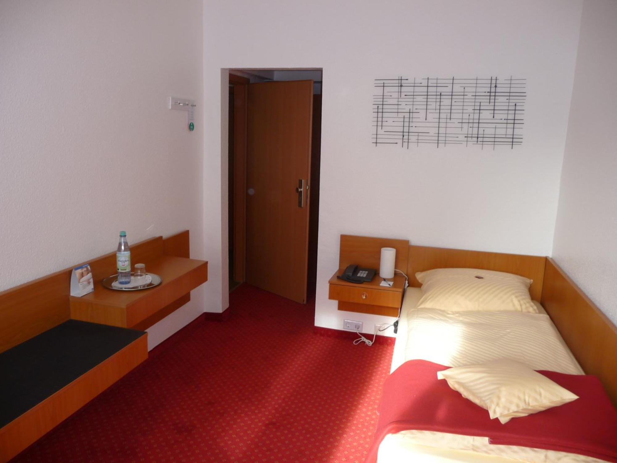 Hotel Sechzehn Leverkusen Exterior foto