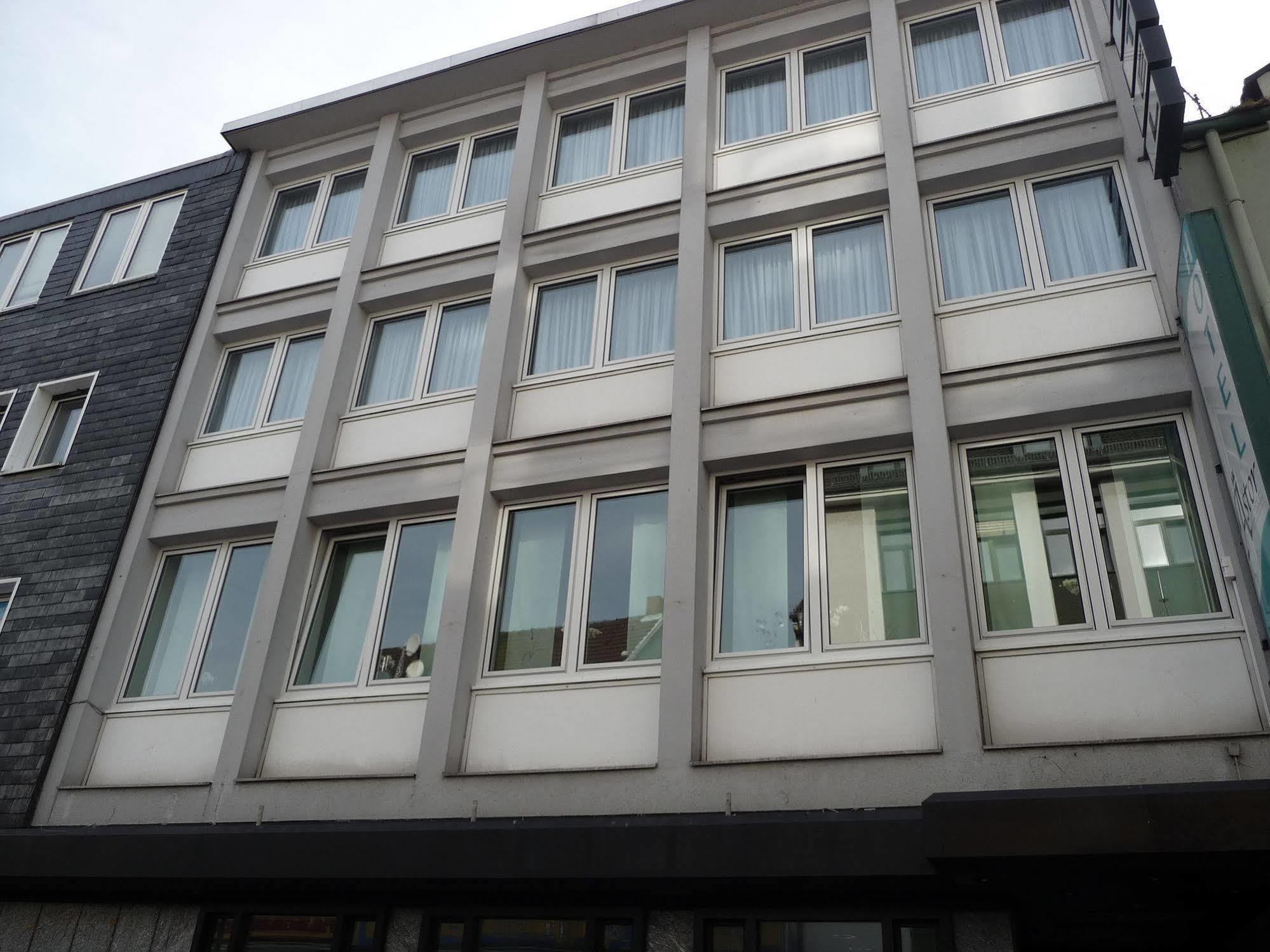 Hotel Sechzehn Leverkusen Exterior foto
